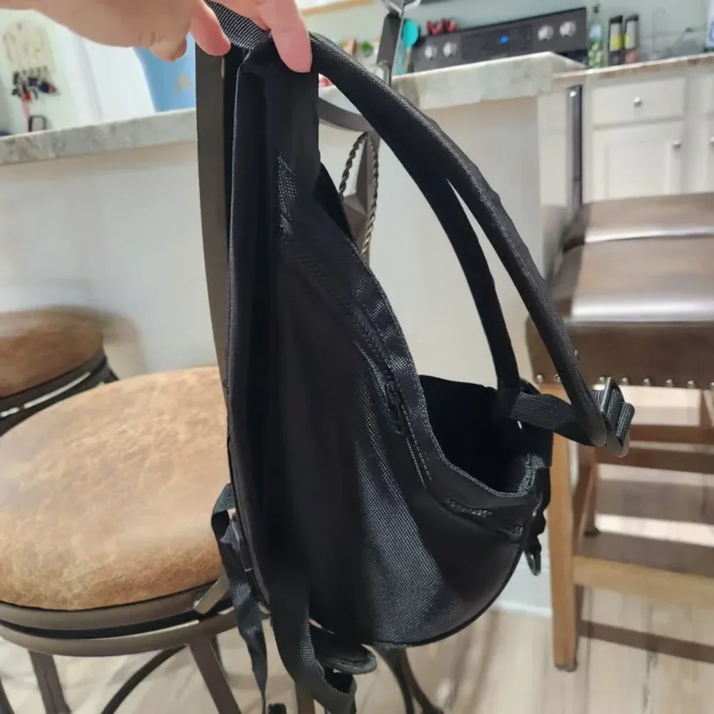 NEW Ruffit brand SMALL dog carrier. NEW